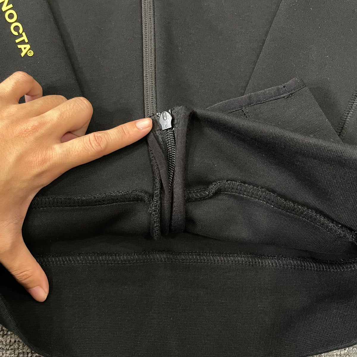 Sudadera Nike x NOCTA Tech Fleece Full-Zip Hoodie (Black / University Gold)